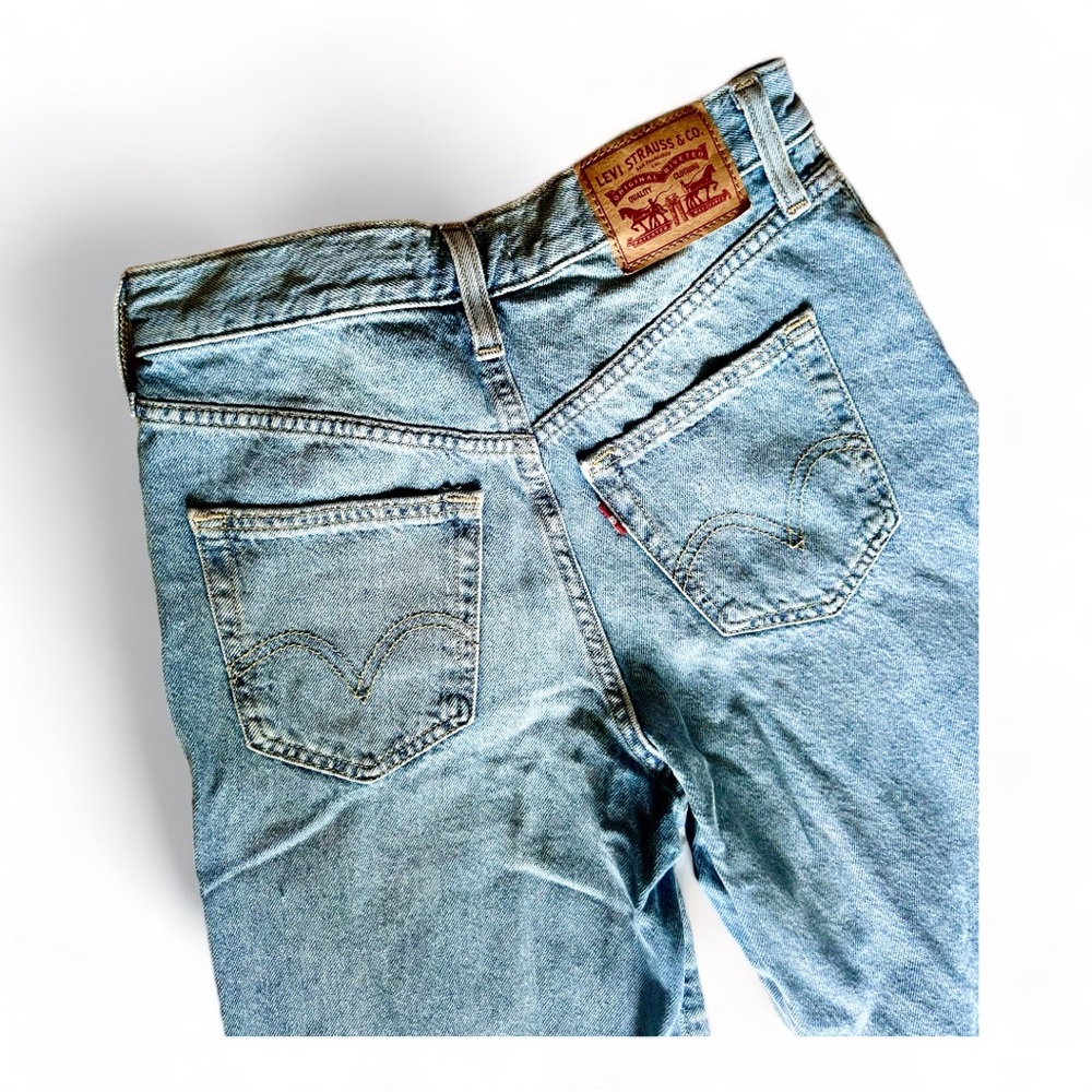 NWOT Straight Leg Levi’s